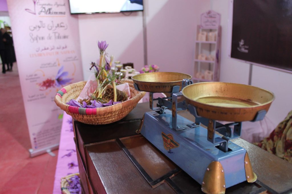 Pesage artisanal des pistils de Safran
